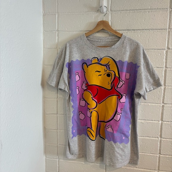 Vintage Winnie the Pooh graphic tee - Picture 1 of 3